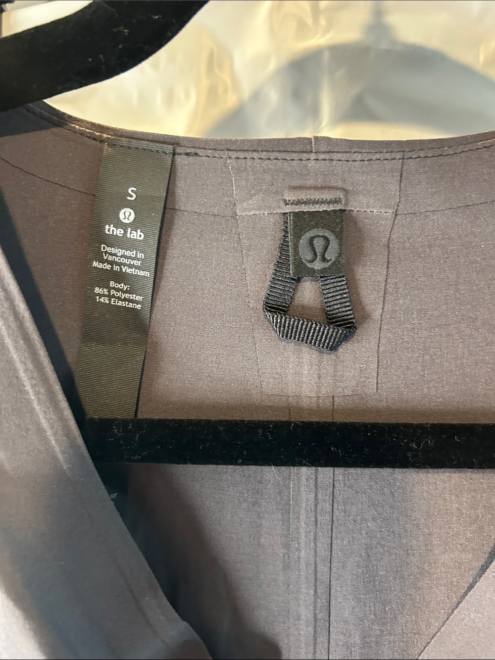 lululemon athletica Women's V-Neck Lab Top in Gray - Picture 3 of 8